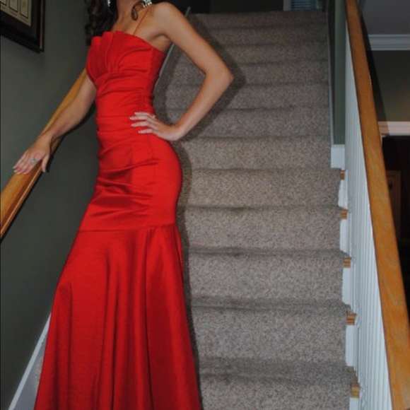 Prom/Pageant Dress - Picture 2 of 7